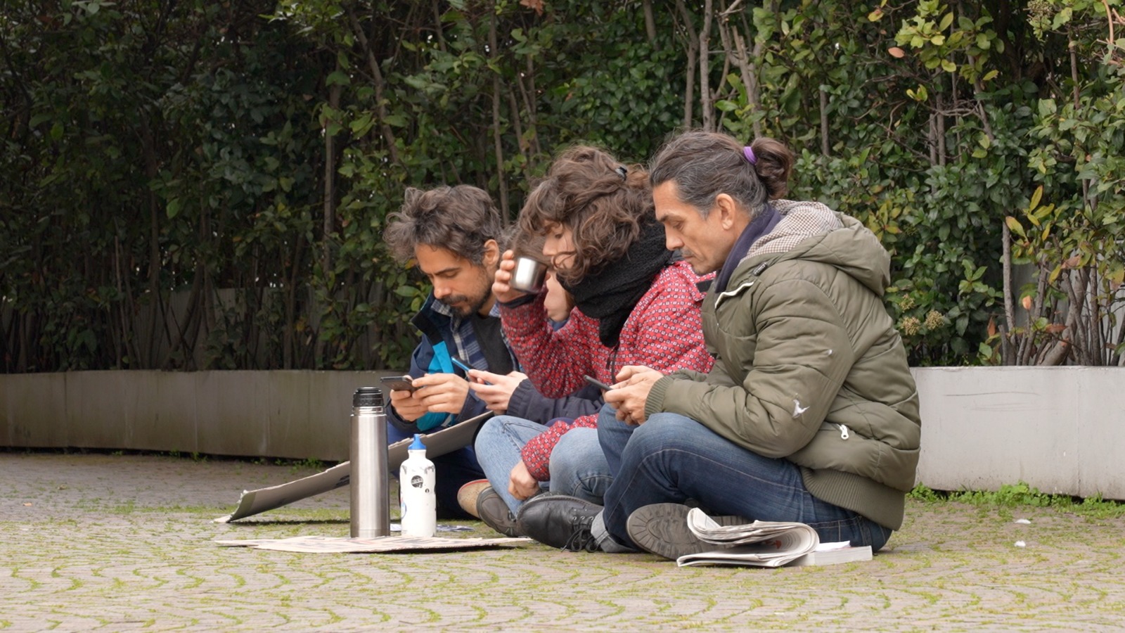 I ragazzi di XR - Ultima Generazione in presidio fuori al Ministero